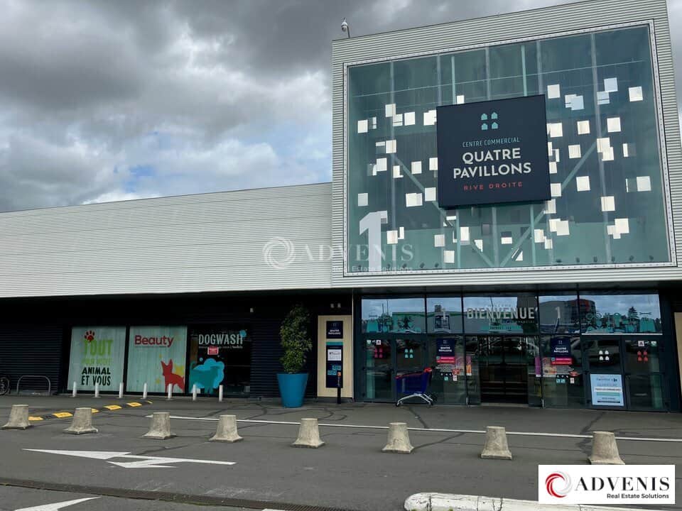 Local commercial · 677 m² · Location — photo 1