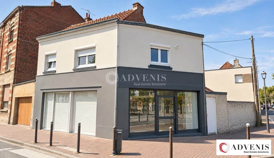 Local commercial · 56 m² · Location — photo 1