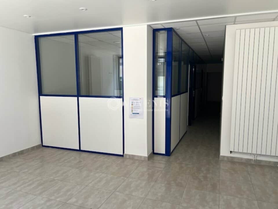 Local commercial · 119 m² · Location — photo 1