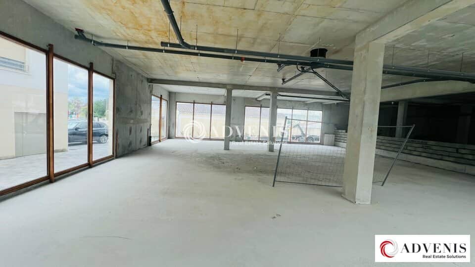 Local commercial · 455 m² · Location — photo 1