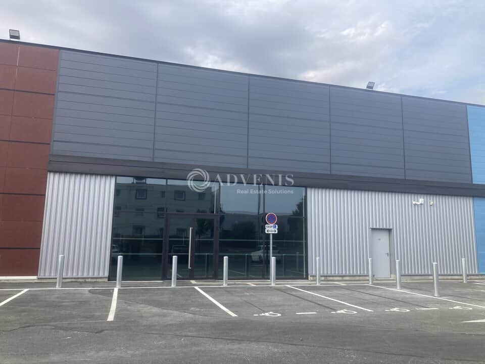 Local commercial · 812 m² · Location — photo 1