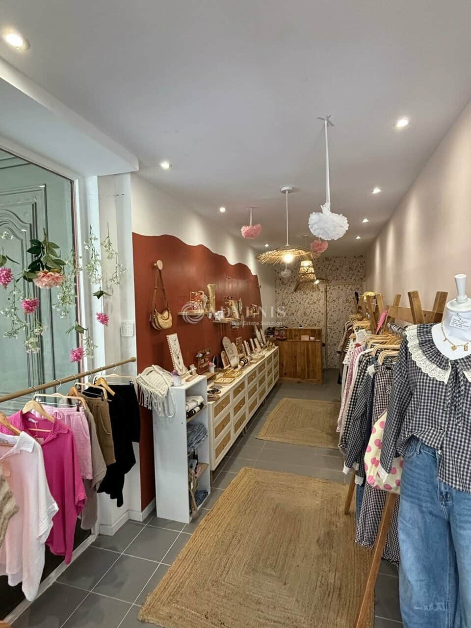 Local commercial · 27 m² · Location — photo 1
