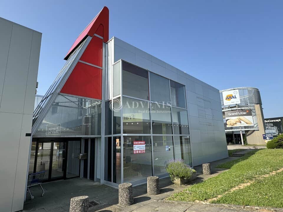 Local commercial · 830 m² · Location — photo 1