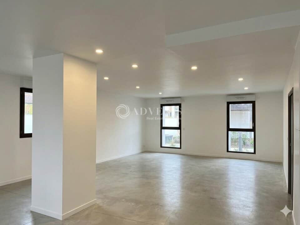 Local commercial · 171 m² · Achat des murs — photo 1