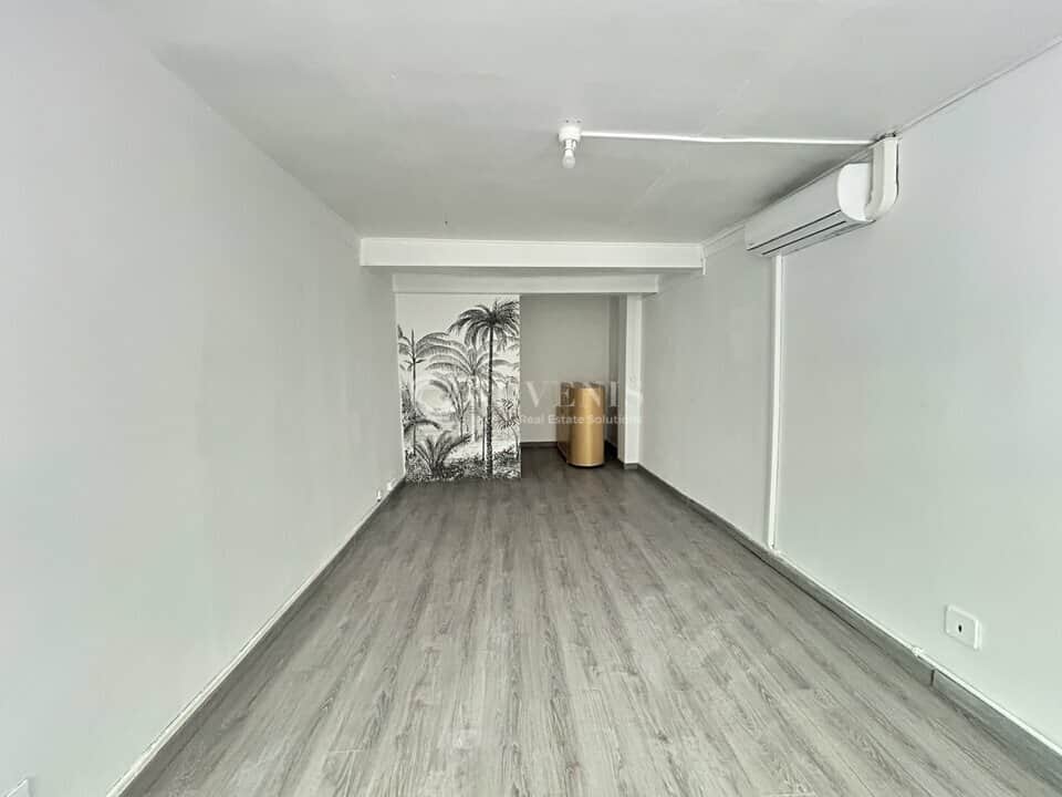 Local commercial · 100 m² · Location — photo 1