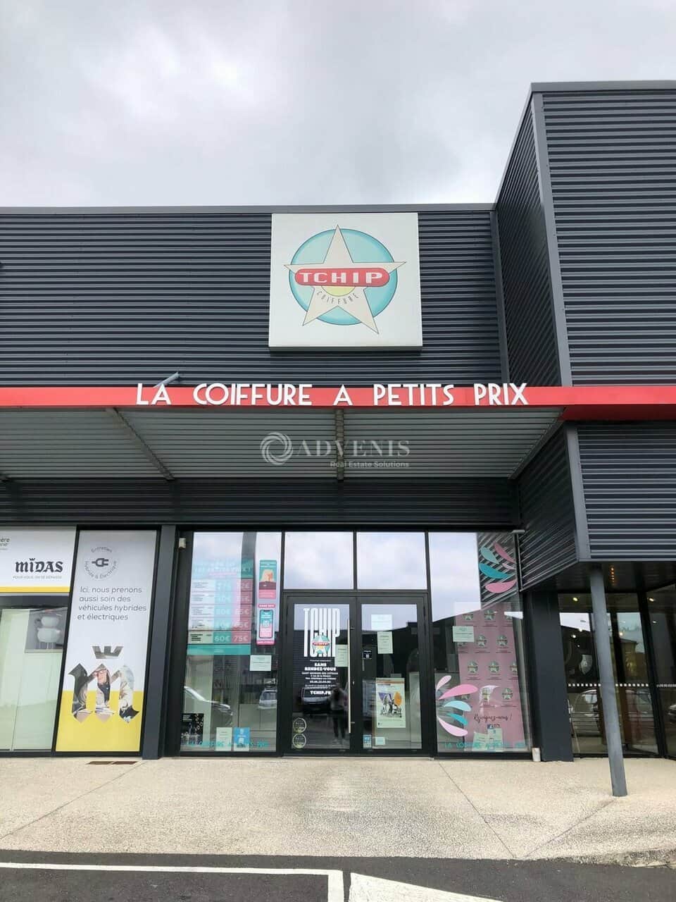 Esthetique, Coiffure · 135 m² · Location — photo 1