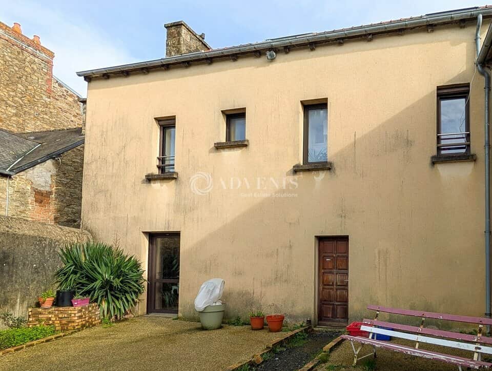 Local commercial · 135 m² · Location — photo 1