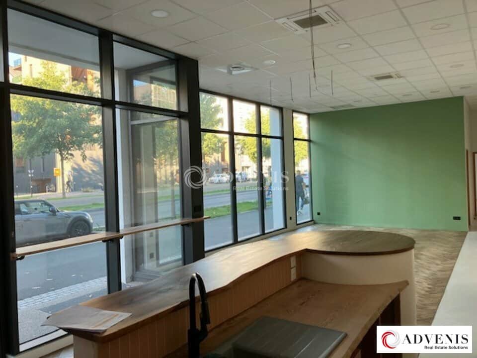 Local commercial · 223 m² · Location — photo 1