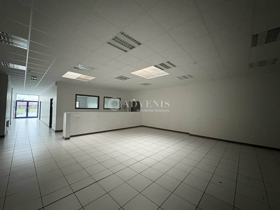 Local commercial · 368 m² · Location — photo 1