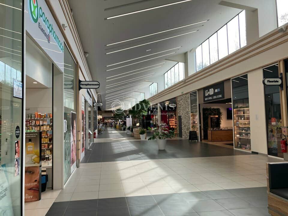Local commercial · 1714 m² · Location — photo 1
