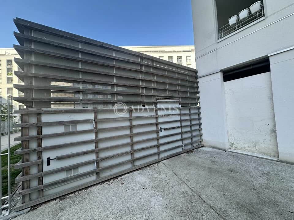 Local commercial · 300 m² · Location — photo 1