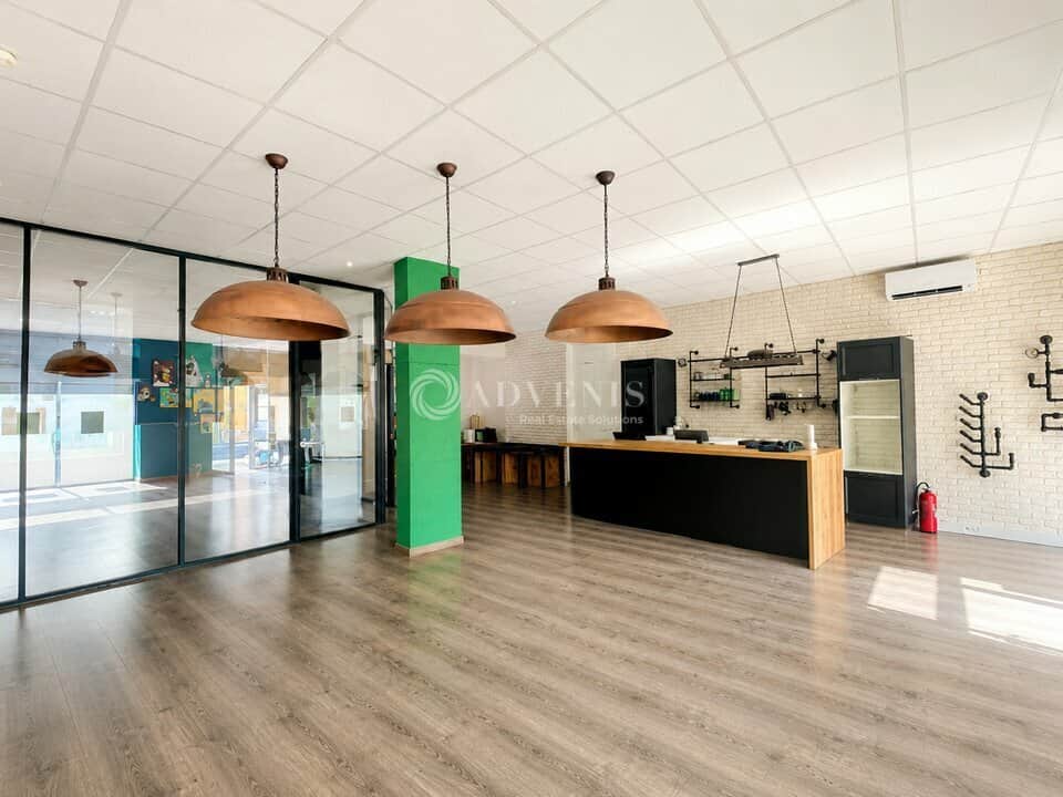 Local commercial · 100 m² · Location — photo 1