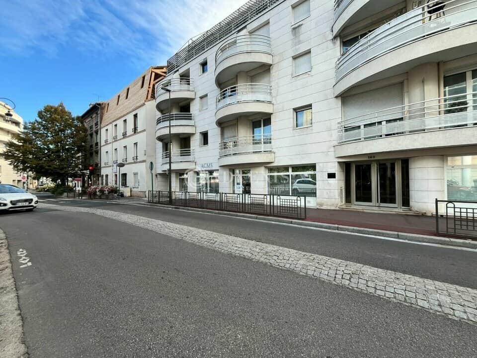 Local commercial · 96 m² · Location — photo 1