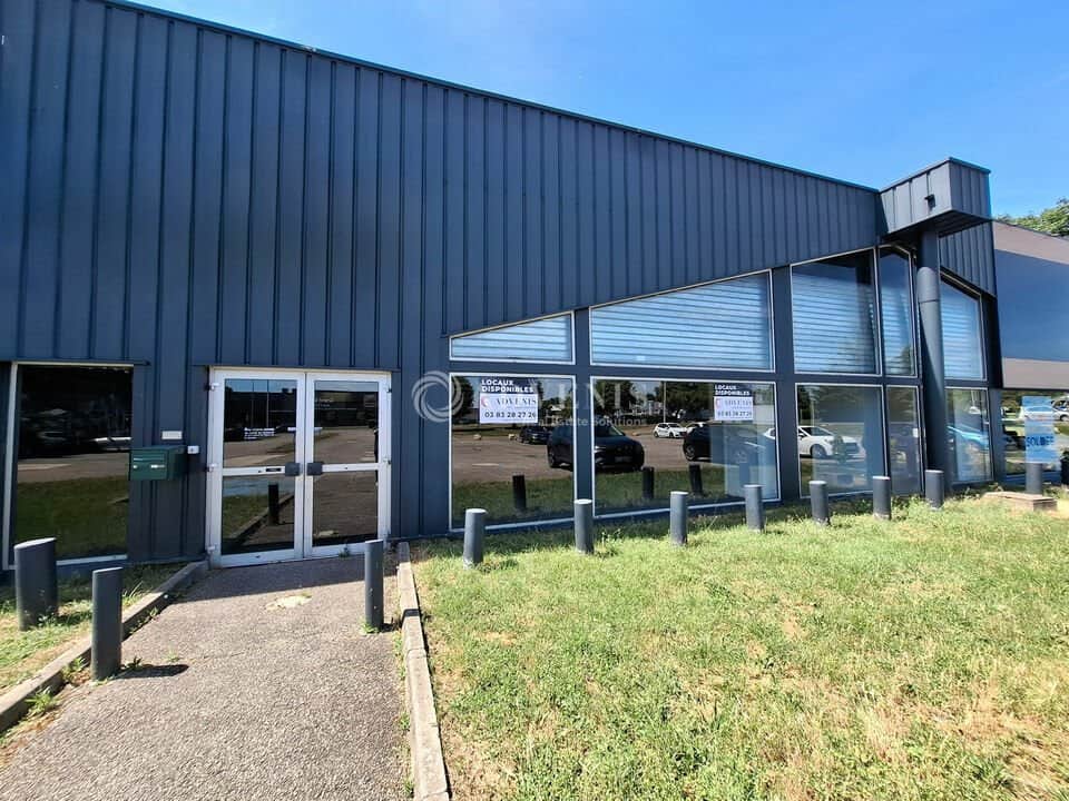 Local commercial · 700 m² · Location — photo 1