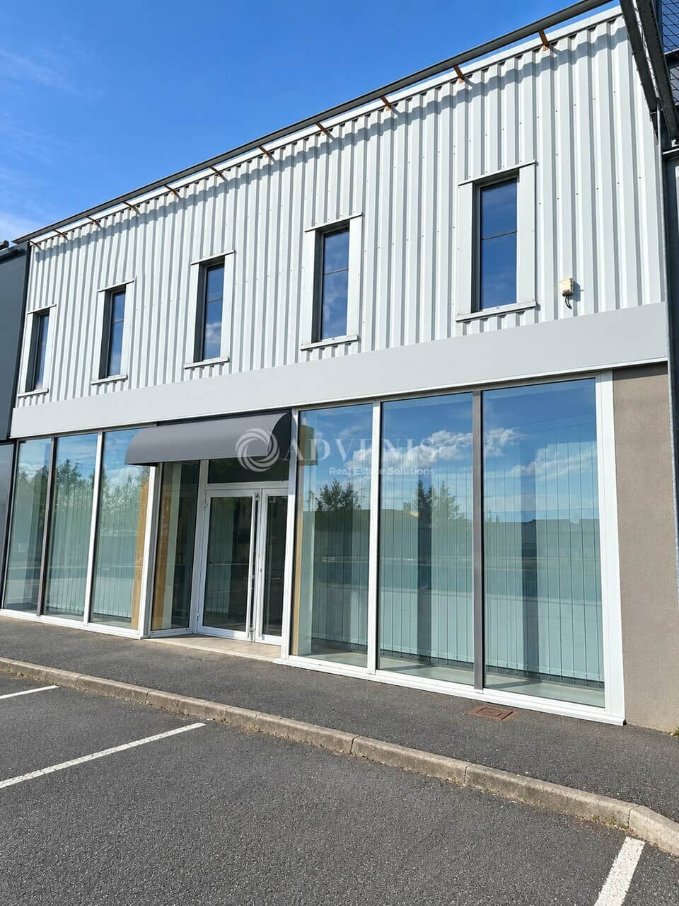 Local commercial · 195 m² · Achat des murs — photo 1