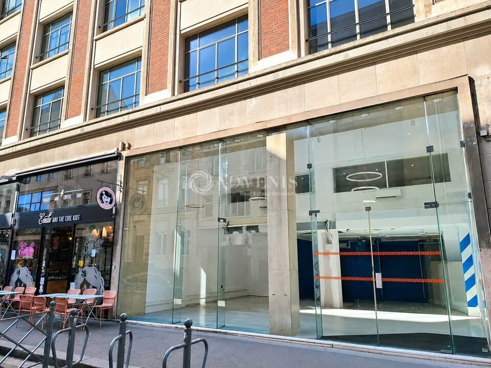 Local commercial · 143 m² · Location — photo 1