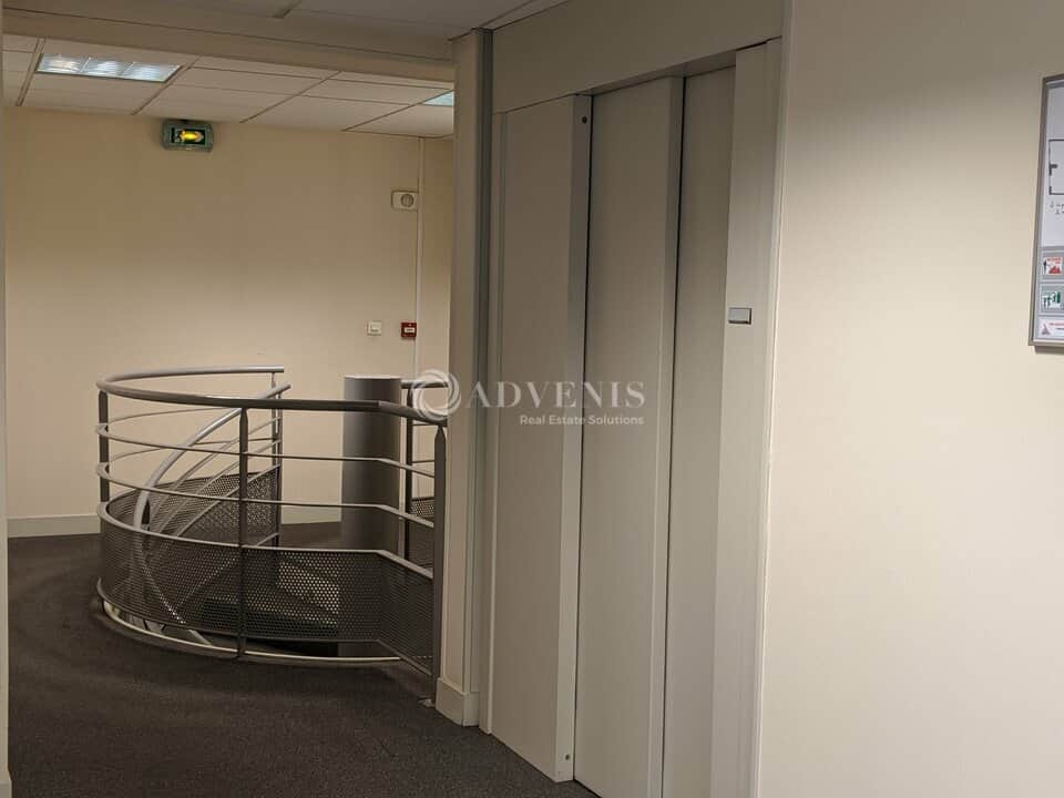 Local commercial · 277 m² · Location — photo 1
