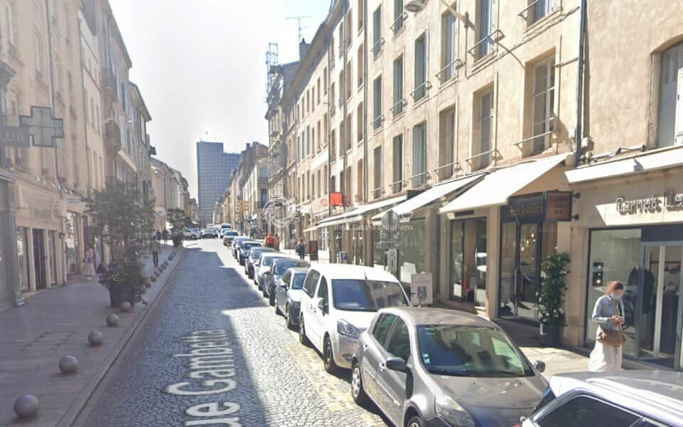 Local commercial · 38 m² · Location — photo 1