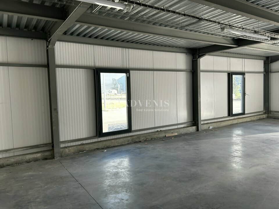 Local commercial · 235 m² · Location — photo 1