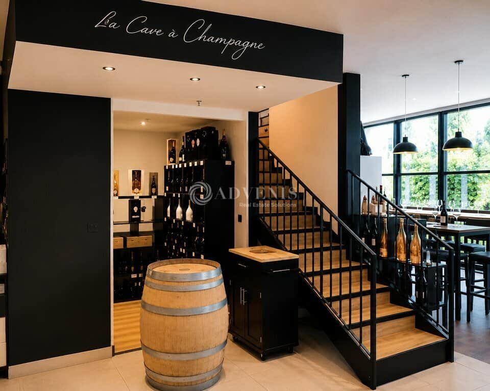 Local commercial · 216 m² · Location — photo 1