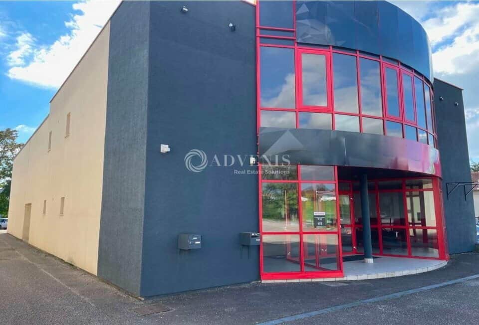 Local commercial · 590 m² · Achat des murs — photo 1