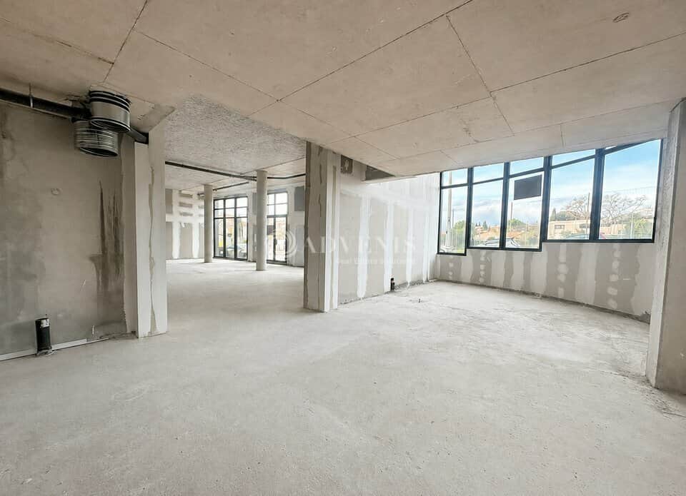 Local commercial · 70 m² · Location — photo 1