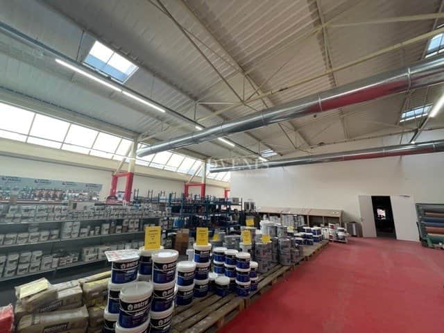 Local commercial · 900 m² · Location — photo 1
