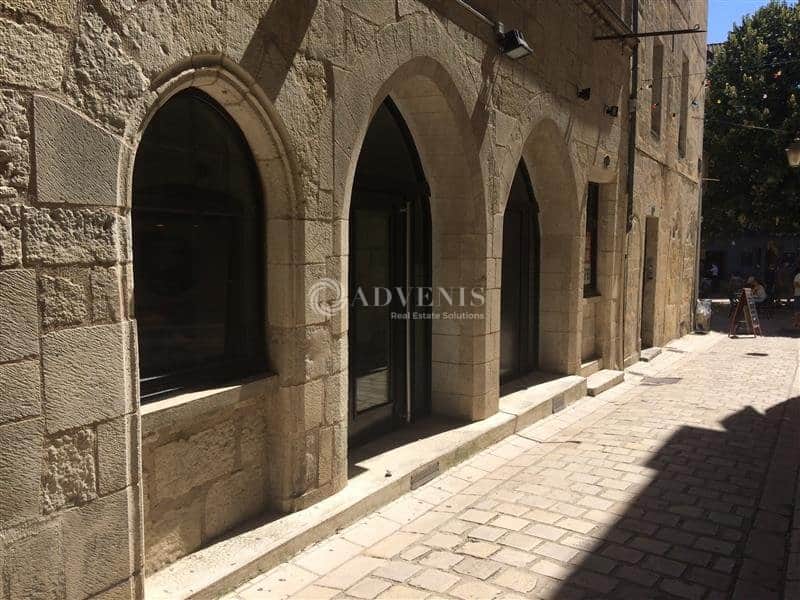 Local commercial · 240 m² · Achat des murs — photo 1