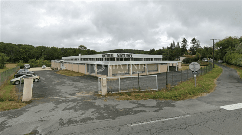 Local commercial · 400 m² · Location — photo 1