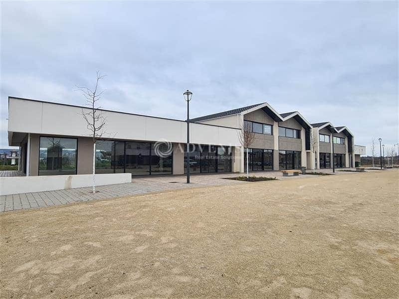 Local commercial · 225 m² · Location — photo 1