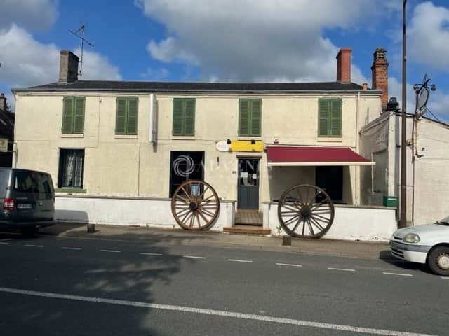 Local commercial · 203 m² · Achat des murs — photo 1