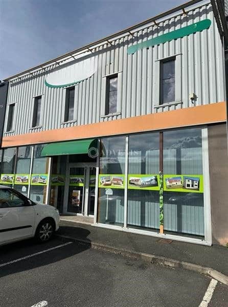 Local commercial · 195 m² · Location — photo 1