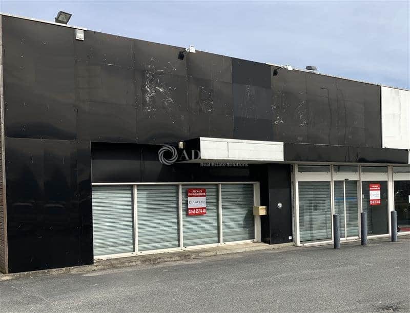 Local commercial · 614 m² · Location — photo 1