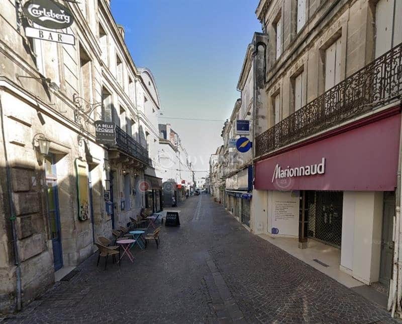 Local commercial · 300 m² · Location — photo 1