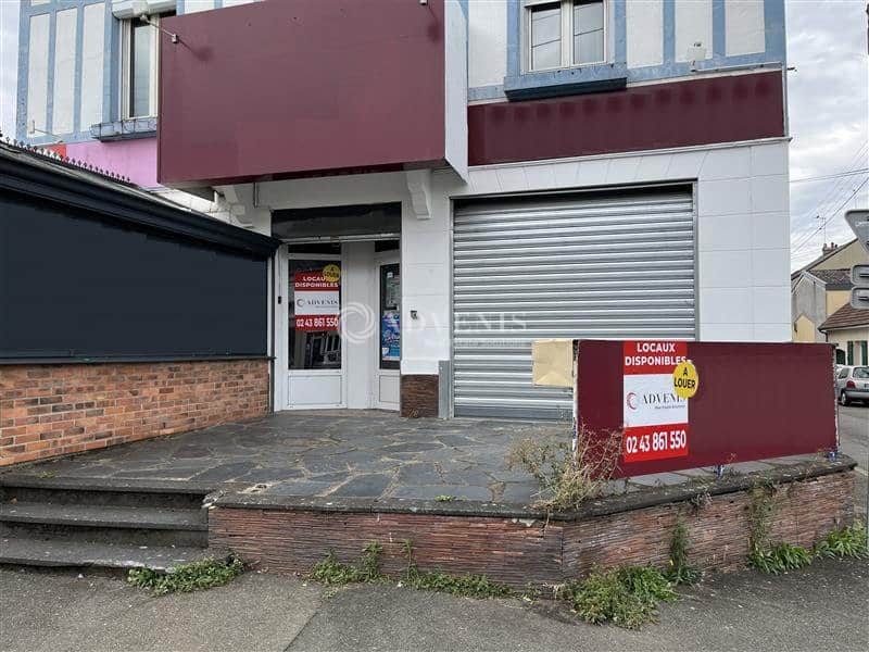 Local commercial · 199 m² · Location — photo 1