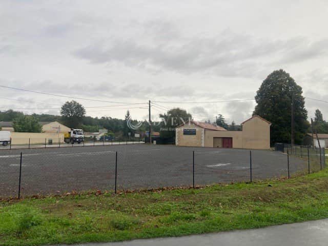 Local commercial · 345 m² · Achat des murs — photo 1