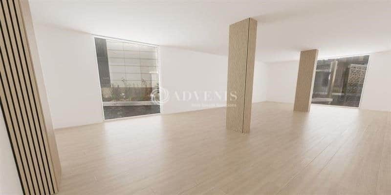 Local commercial · 730 m² · Location — photo 1