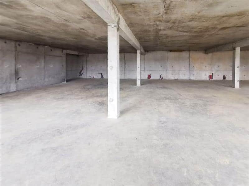 Local commercial · 300 m² · Achat des murs — photo 1