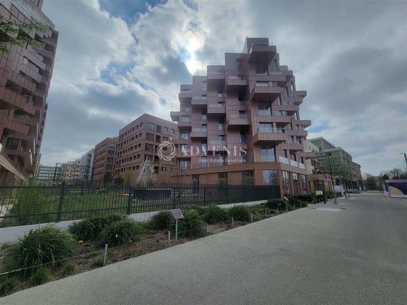 Local commercial · 98 m² · Location — photo 1