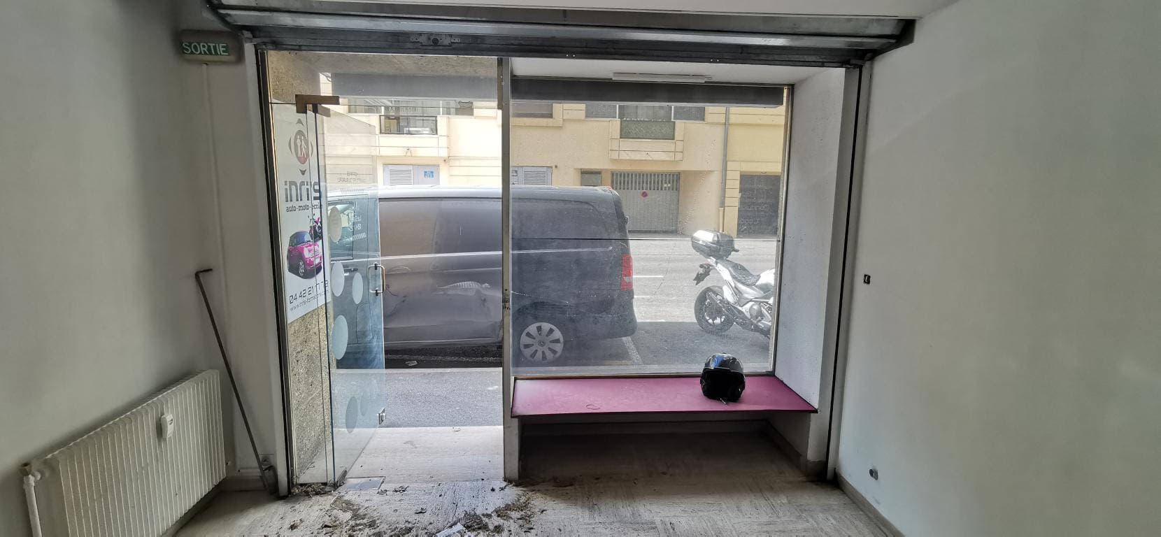 local commercial Aix-en-Provence 13090 — photo 1