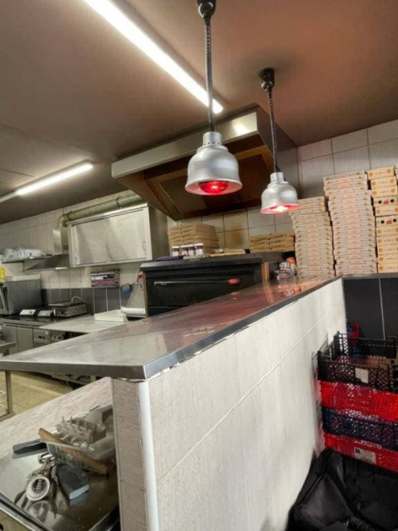 Pizzeria vente a emporter · 150 m² · Fonds de commerce — photo 3