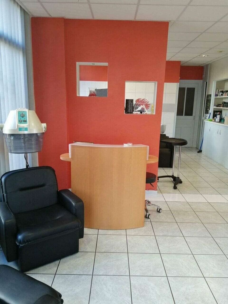 Coiffure mixte · 170 m² · Fonds de commerce — photo 2