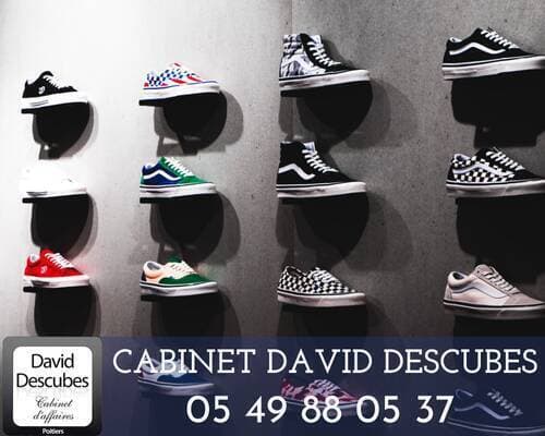 Maroquinerie chaussure pret a porter equipements de la personne · 250 m² · Fonds de commerce — photo 2