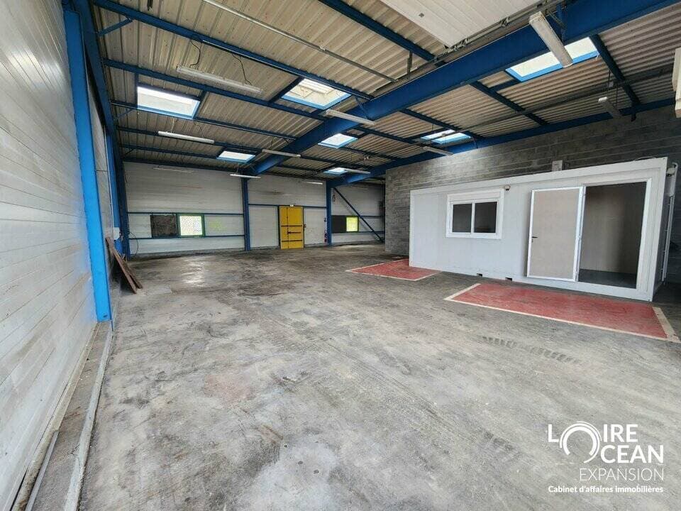 Artisannat · 318 m² · Location — photo 2