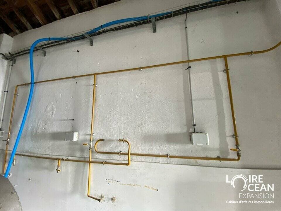 Local commercial · 160 m² · Location — photo 2