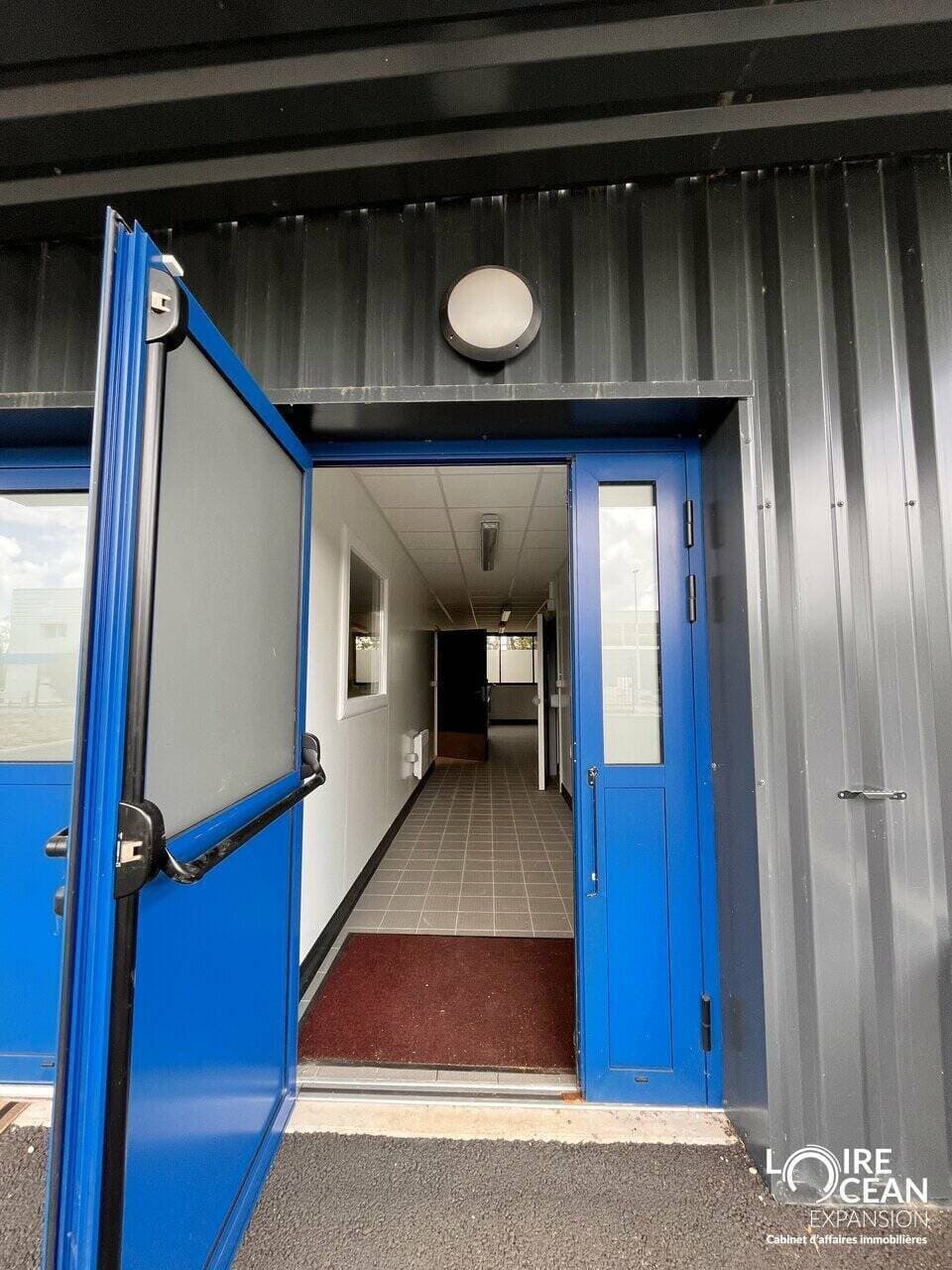 Local commercial · 195 m² · Location — photo 2