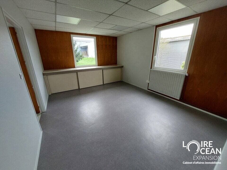 local La Roche-sur-Yon 85000 — photo 1