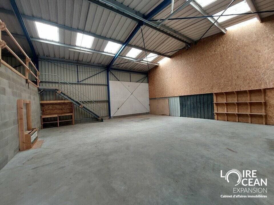Local commercial · 180 m² · Location — photo 3