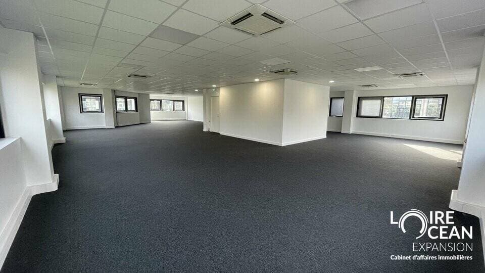 Local commercial · 225 m² · Location — photo 2