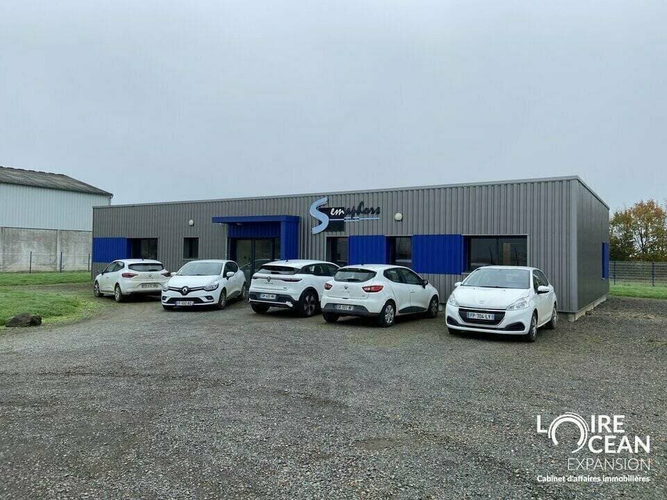 local Saint-Pierre-Montlimart 49110 — photo 1